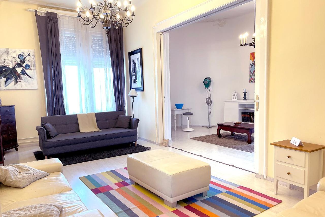 Elegant 125M2 Apartment In Center Of Budapest Luaran gambar