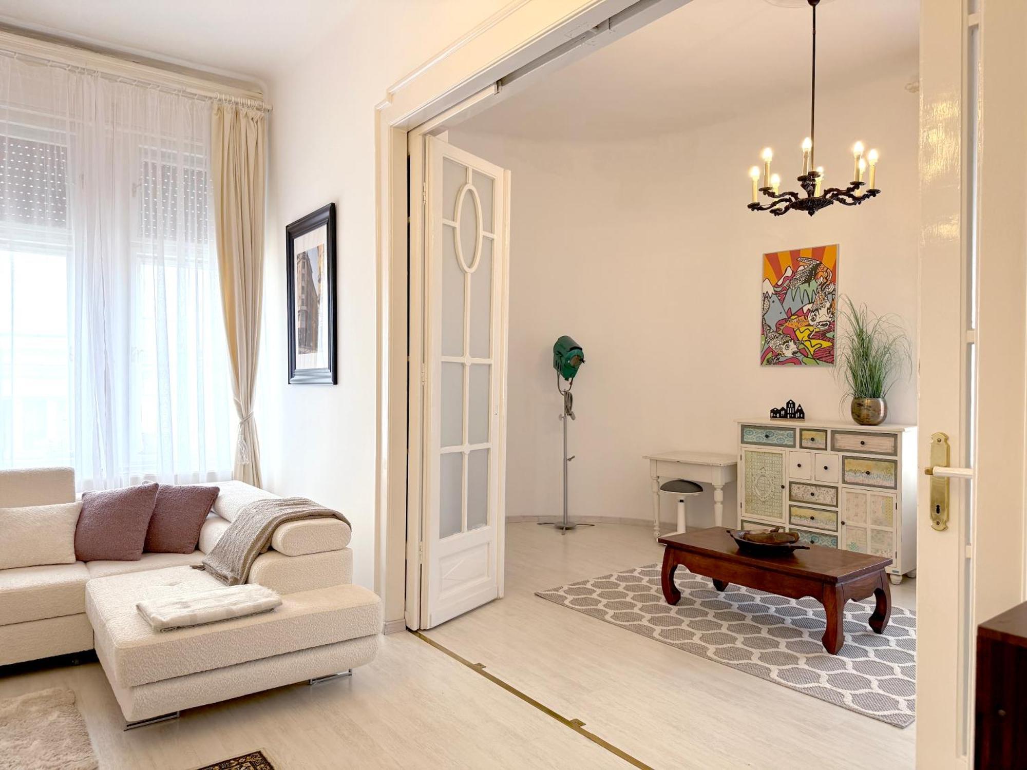 Elegant 125M2 Apartment In Center Of Budapest Luaran gambar