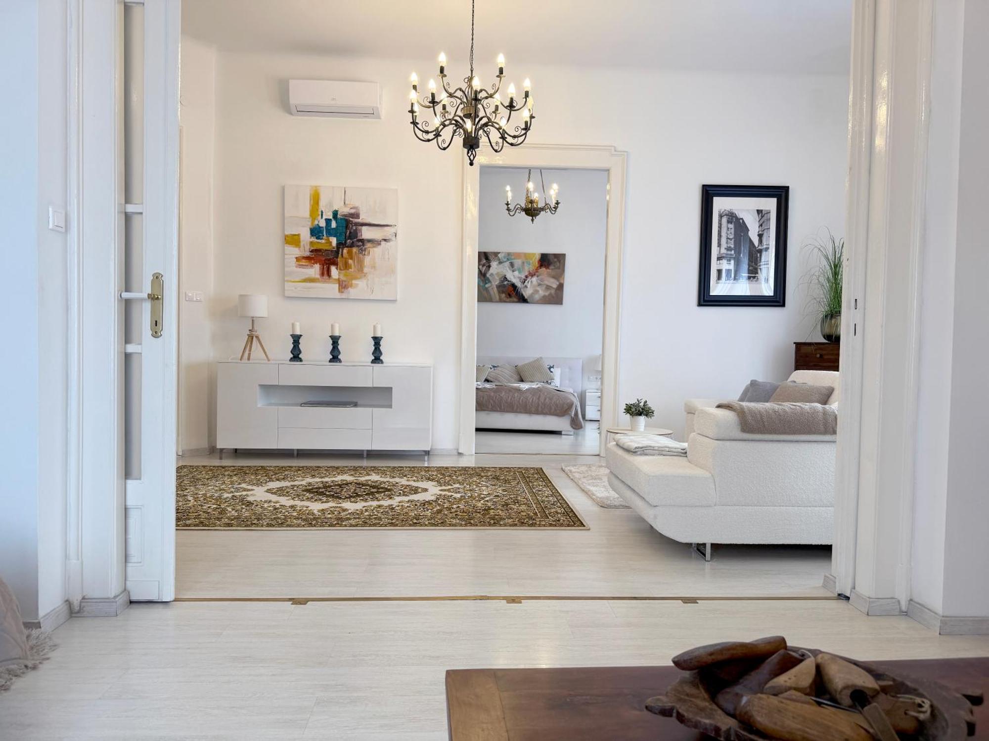 Elegant 125M2 Apartment In Center Of Budapest Luaran gambar