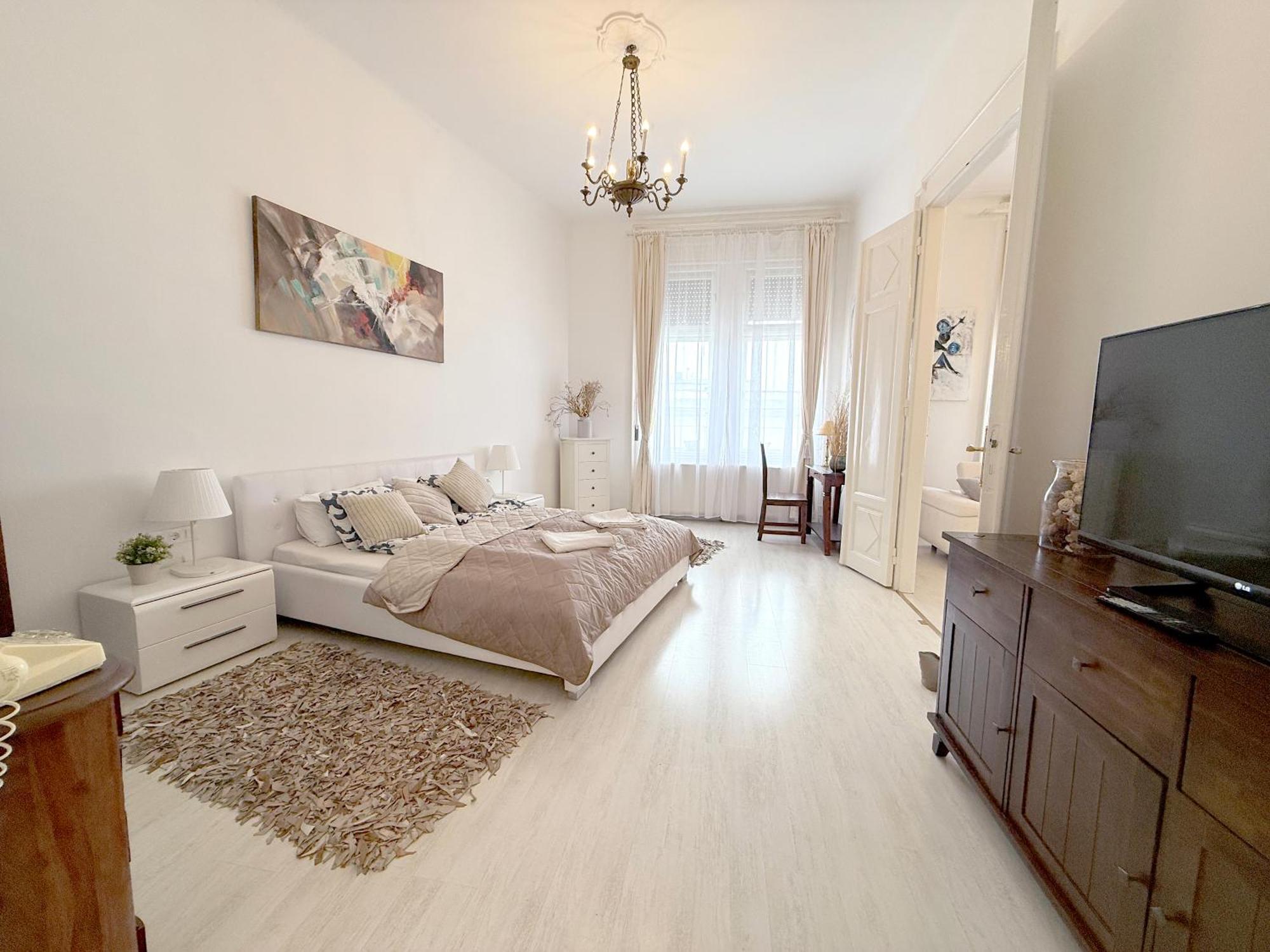 Elegant 125M2 Apartment In Center Of Budapest Luaran gambar