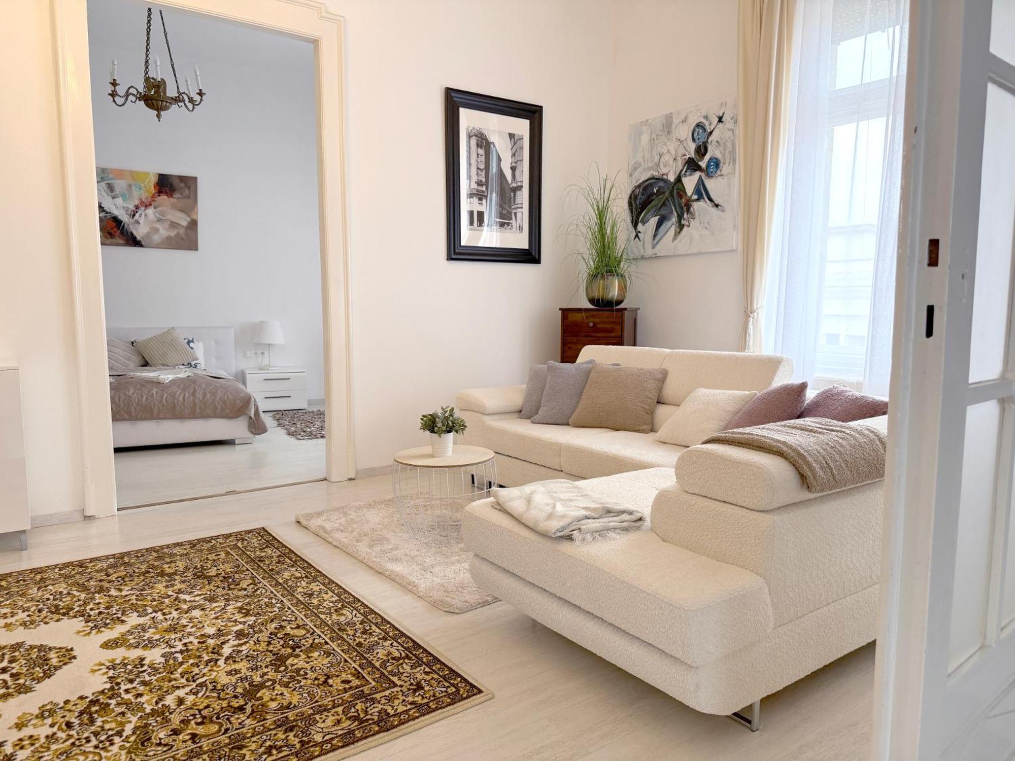 Elegant 125M2 Apartment In Center Of Budapest Luaran gambar