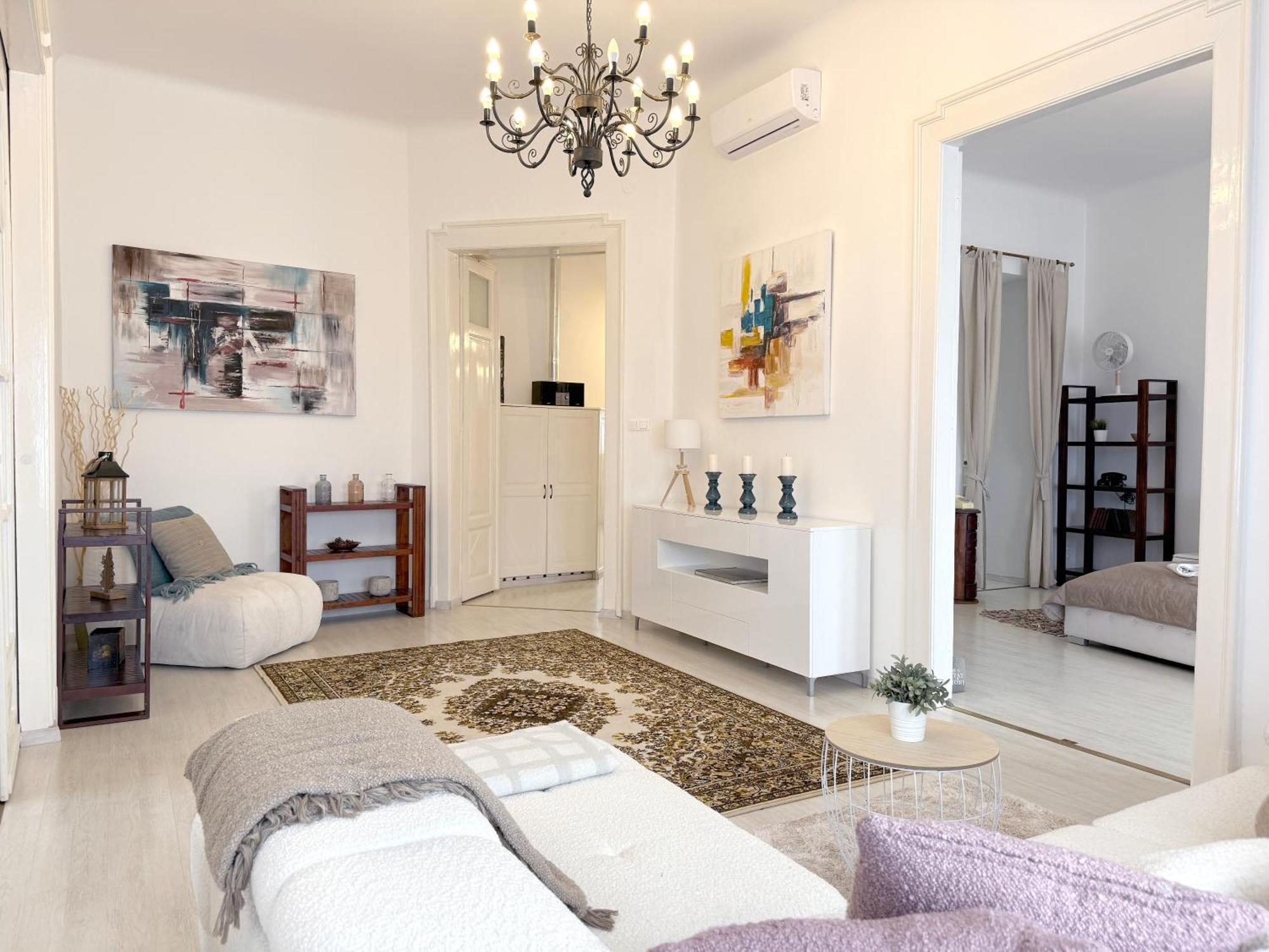 Elegant 125M2 Apartment In Center Of Budapest Luaran gambar
