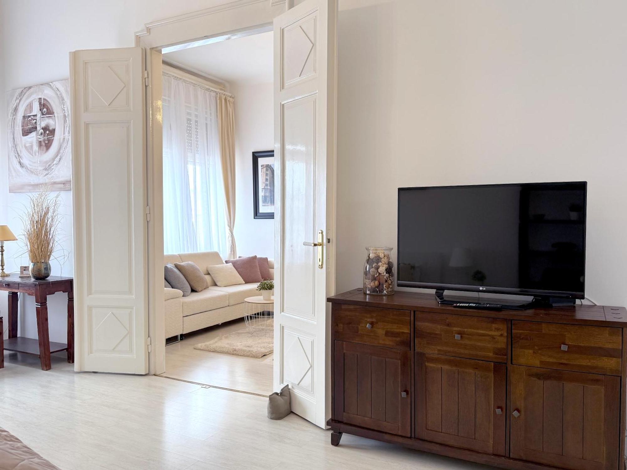 Elegant 125M2 Apartment In Center Of Budapest Luaran gambar