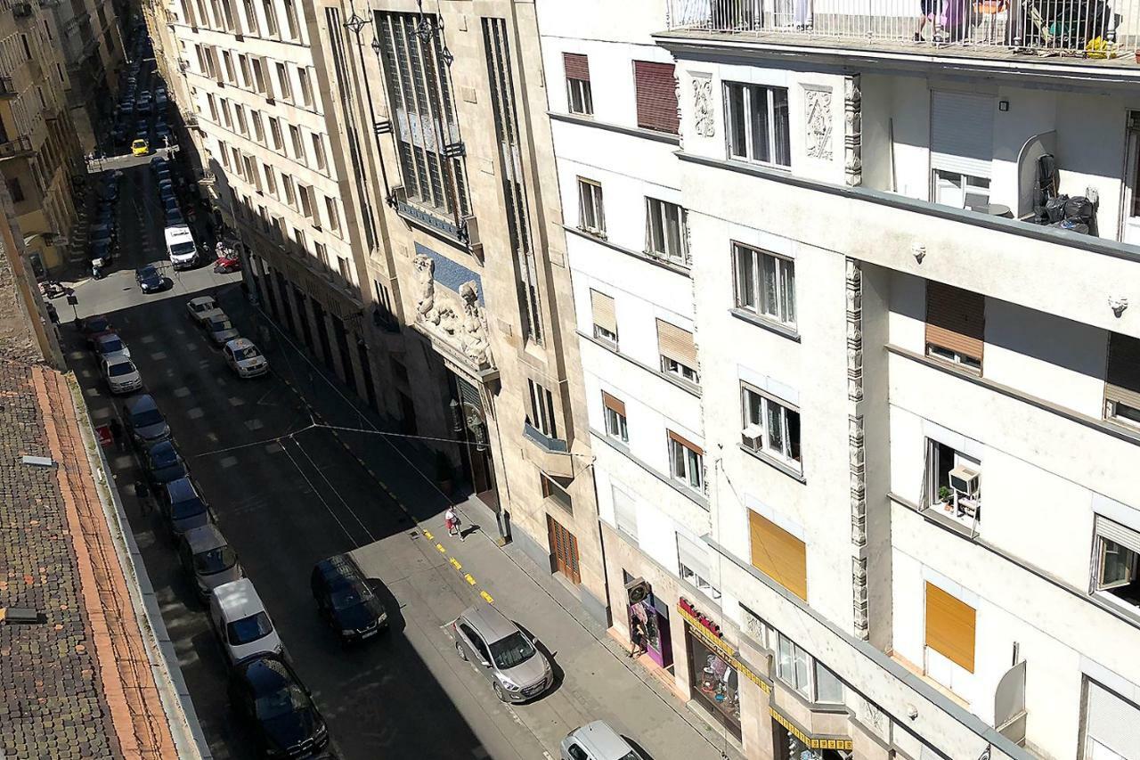 Elegant 125M2 Apartment In Center Of Budapest Luaran gambar